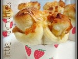 Cheesy chicken floss cuppy buns...芝士鸡松杯面包