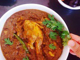 Chicken Xacuti Recipe / Goan Style Chicken Curry With Coconut And Exotic Spices