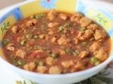 Soya Matar Gravy (Soya nuggets & Peas Gravy)