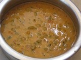 Vendakka puli / okra in tamarind sauce