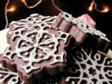 Biscotti al cacao per le feste: fiocchi di neve dolci