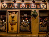 Botteltje Oostende: café, restaurant en hotel