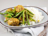 Spiced meatballs with green beans and rice