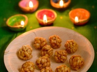 Kadalai Urundai-Peanut Jaggery Balls Recipe-Kadalai Mittai (chikki)-Karthigai Deepam Recipes