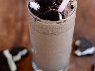 Oreo Milkshake Recipe-Oreo Cookie Milkshake-Kids Friendly Holiday Recipes