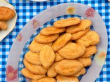 Traditional Greek Easter Koulourakia (Cookies)