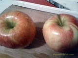 Crispy apple chips with cinnamon twist