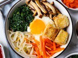 Easy Bibimbap Bowl – 비빔밥