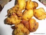 Gobhi Bhajias/ Gobhi Ke Pakore/ Cauliflower Fritters In Indian Style