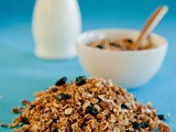 Homemade Blueberry & Almonds Granola