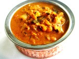 Tangy Black-eyed Peas & Fenugreek Seeds Gravy With Coconut Paste/Karamani Kaara Kuzhambu