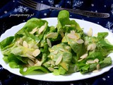 Zielona sałata z migdałami