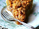 Dutch Apple Pie: Sweet, Crumbly Classic