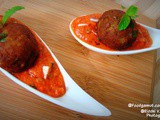 Cottage cheese & green chutney kofta in red curry