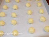 Italian Peach Cookies with Dulche de Leche Filling