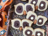 Chocolate and almond owl eye cookies #HalloweenTreatsWeek