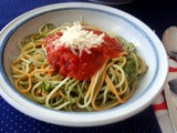 Zucchini Zoodles und Spaghetti Tricolore