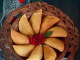 Oven Baked Mawa Gujiya | Mawa Karanji | Baked Sweet Empanadas | Holi Recipes