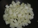 Mangalore Cucumber Masala (Konkani: Maggeche Valli Mirsangi Randai)