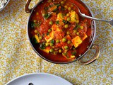 Spicy tofu and pea curry