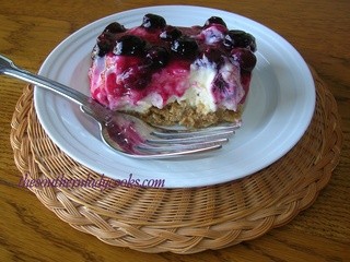 Fresh blueberry cheesecake with homemade crust