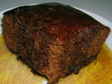 Sorghum molasses cake with cinnamon sauce