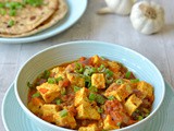 Cottage cheese curry with Spring onion n black pepper | Kaali mirch aur hare pyaz ki paneer sabzi
