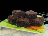 Cocoa Cookie Cake Bars
