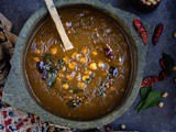 Kondakadalai kuzhambu | South Indian Chickpeas Gravy