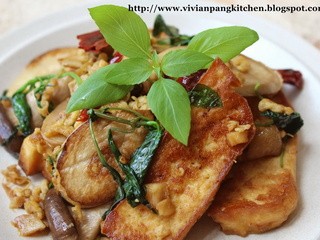 Stir Fried Oyster Mushroom with Tofu in 3 cups Chicken(三杯雞) Style