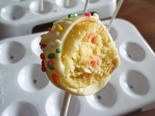 My First Attempt at Cake Pops! Vanilla Cake Pops & Babycakes Cake Pop Maker