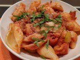 Pasta with grilled vegetables and red lentils tomato sauce