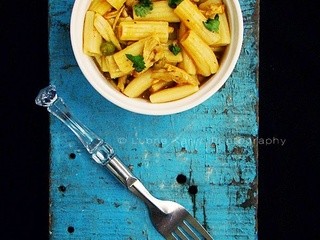 Penne with Chicken and Peas