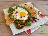 Waffles con uovo fritto e spinacini