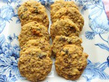 Low-Carb Oatmeal Raisin Cookies