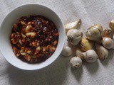 Garlic Pickle/Poondu Oorugai