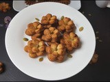 Diwali Special Eggless Flower Cookies / Flower Shankarpali