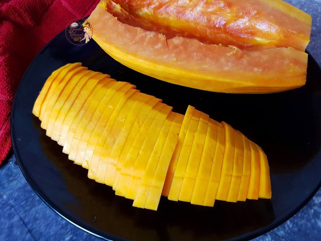 https://verygoodrecipes.com/images/blogs/aaichi-savali/how-to-cut-a-papaya-best-way-to-cut-and-eat-papaya-papaya-101.640x480.jpg