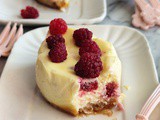 Cheesecake allo yogurt con lamponi