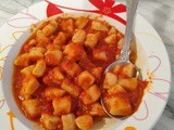 Gnocchi 'ncotti con sugo finto al finocchietto