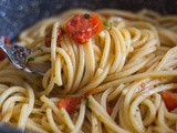 Fresh Tomato and Anchovy Pasta (Spaghetti e Alici)