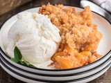 Homemade Easy Peach Crumble