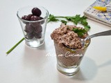 Crema di olive e yogurt greco per crostini