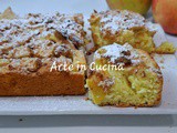 Crostata morbida mele e amaretti: versata in teglia