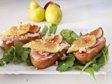 Crostini fichi e gorgonzola: bruschette con speck e noci