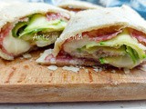 Involtini di piadina con zucchine e salame