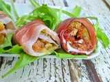 Involtini di speck con fichi robiola e noci