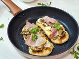 Lingue di pizza con funghi e speck in padella
