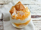 Mousse alle pesche con sfogliatine glassate