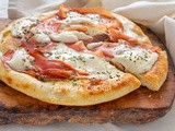 Pizza senza lievito in padella veloce